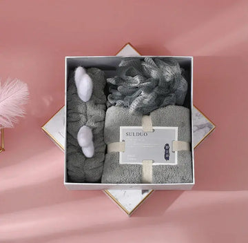 A luxurious gift set for women and girls. Perfect as a Christmas gift, offering comfort and style.